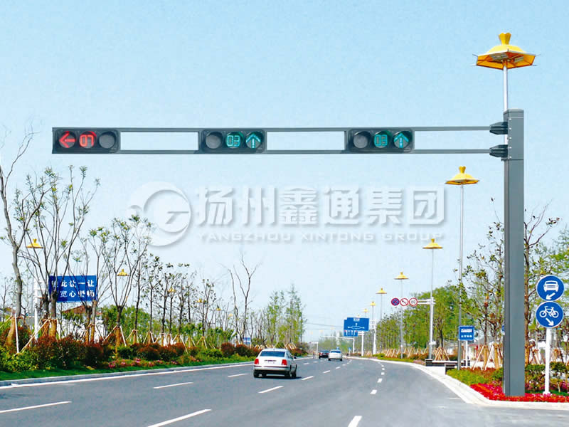 XHDG-014，雙橫臂信號(hào)燈桿